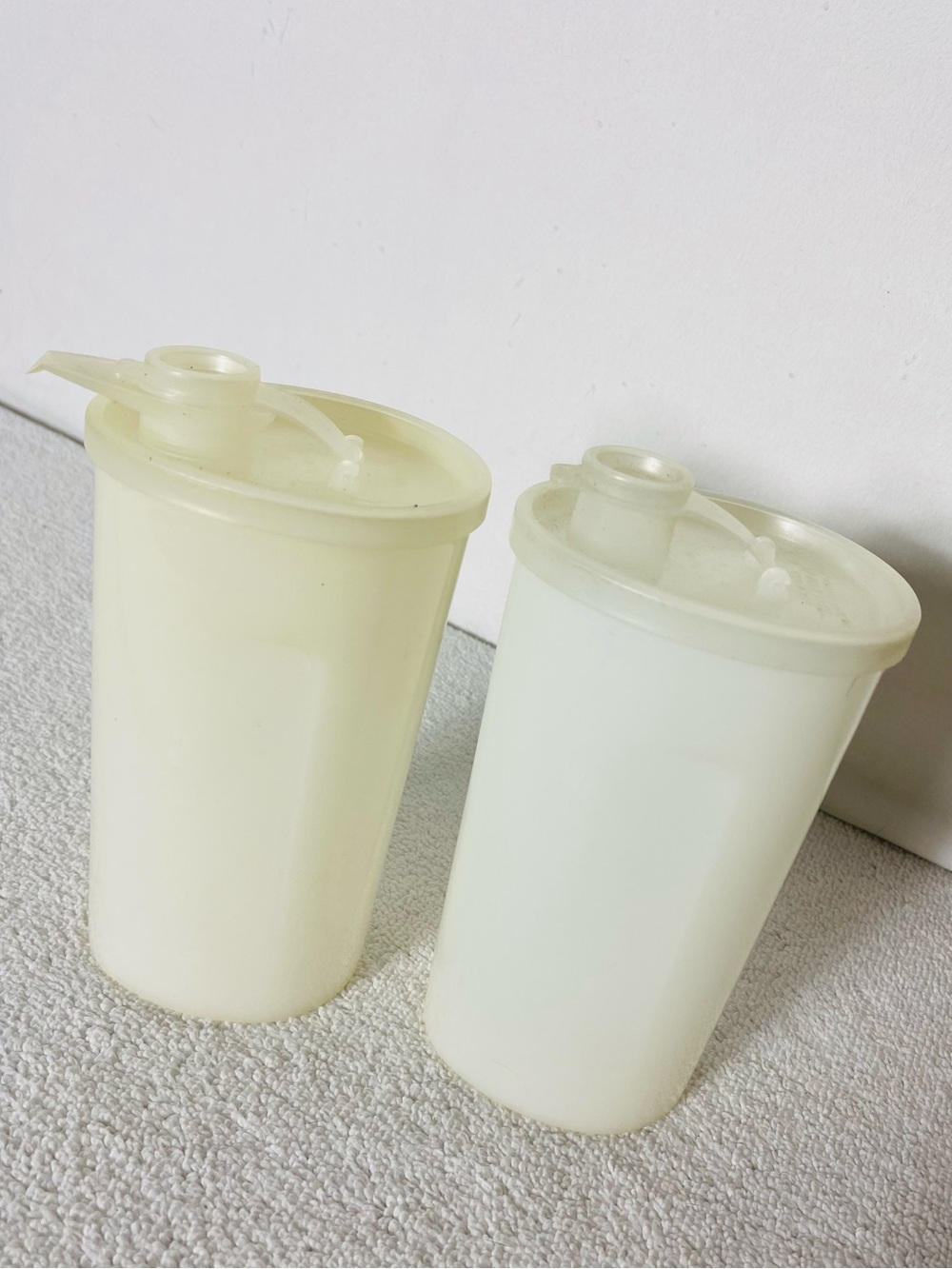 Vintage 1970s Tupperware 640 Set Syrup Dispenser USA & Juice Shaker Cup Canada